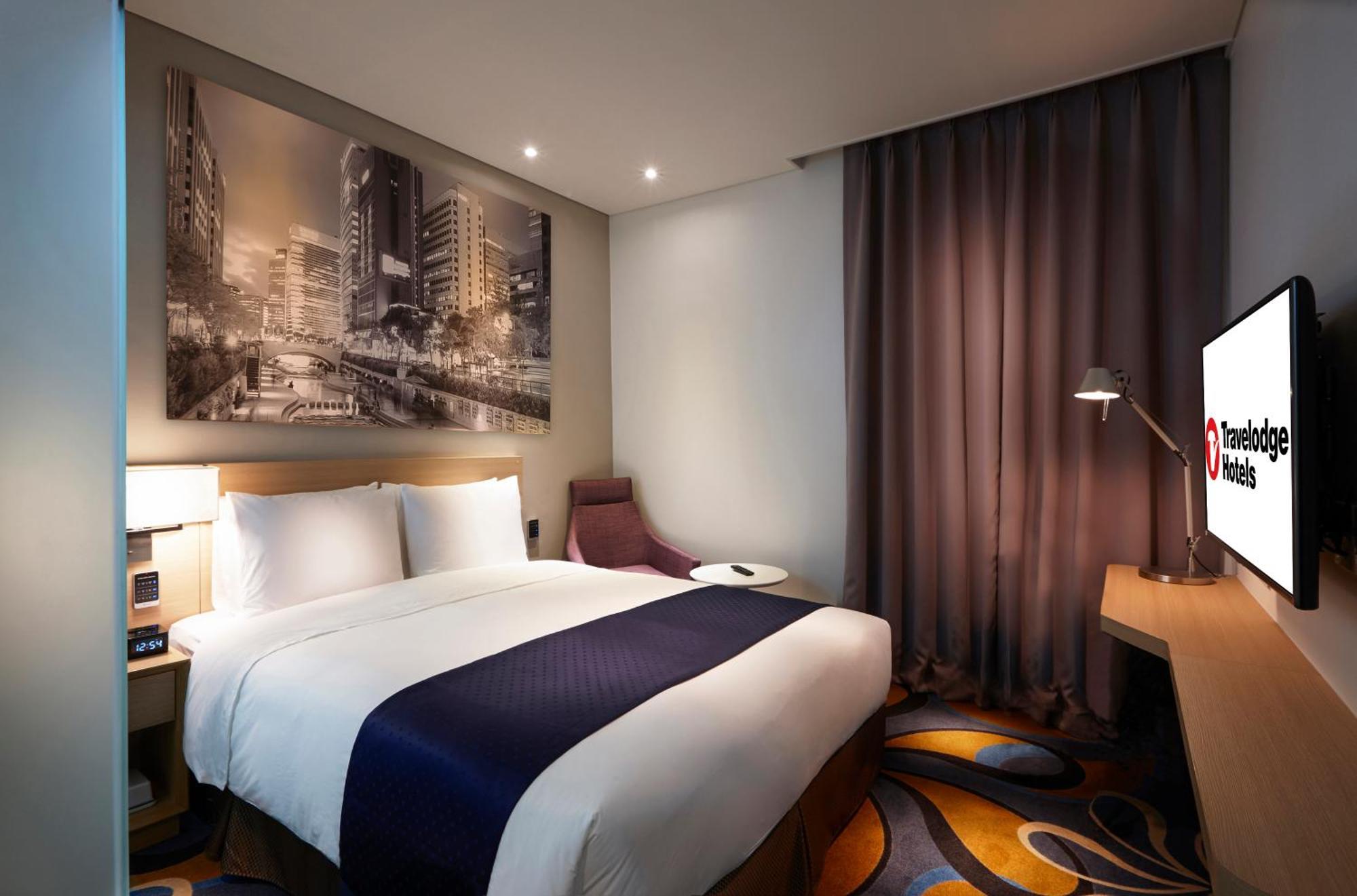 Hotel Travelodge Myeongdong Euljiro 4*